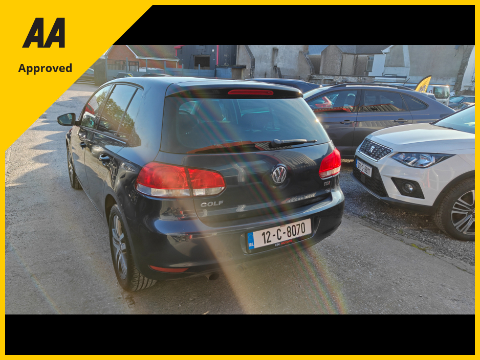 2012 Volkswagen Golf - image 11