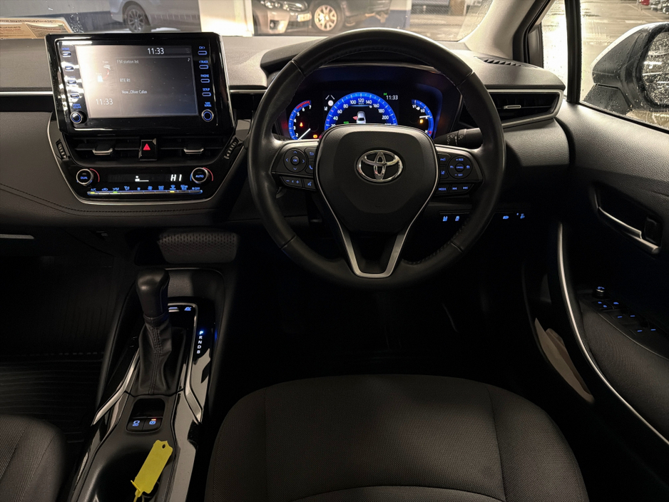 2023 Toyota Corolla HYBRID LUNA AUTO SALOON // TOYOTA SAFETY SENSE // REAR CAMERA // BLUETOOTH // AIR CON // TOYOTA WARRANTY €27,945