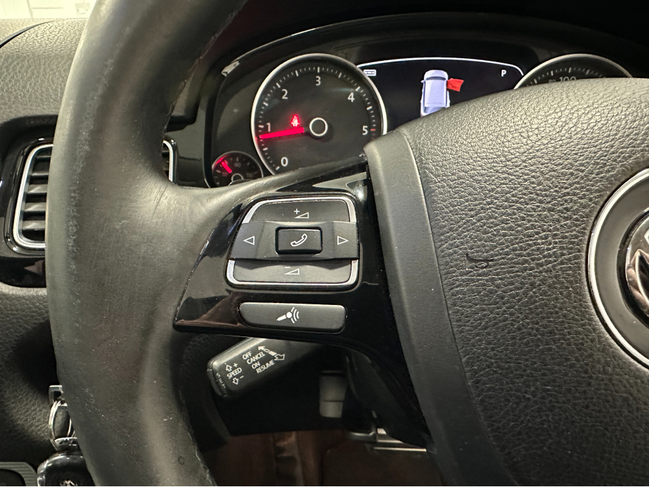 2015 Volkswagen Touareg CV 3.0 TDI 262BHP V6 5DR AUTO VW/AUDI SPECIALISTS WWW.DENISDARCYCARS.IE €20,950