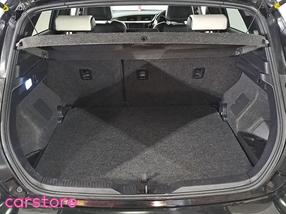 2017 Toyota Auris Hybrid Aura Auto €17,480