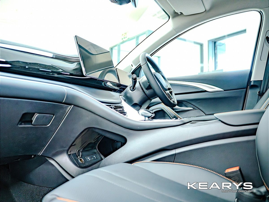 2026 BYD Sealion 7 - image 9