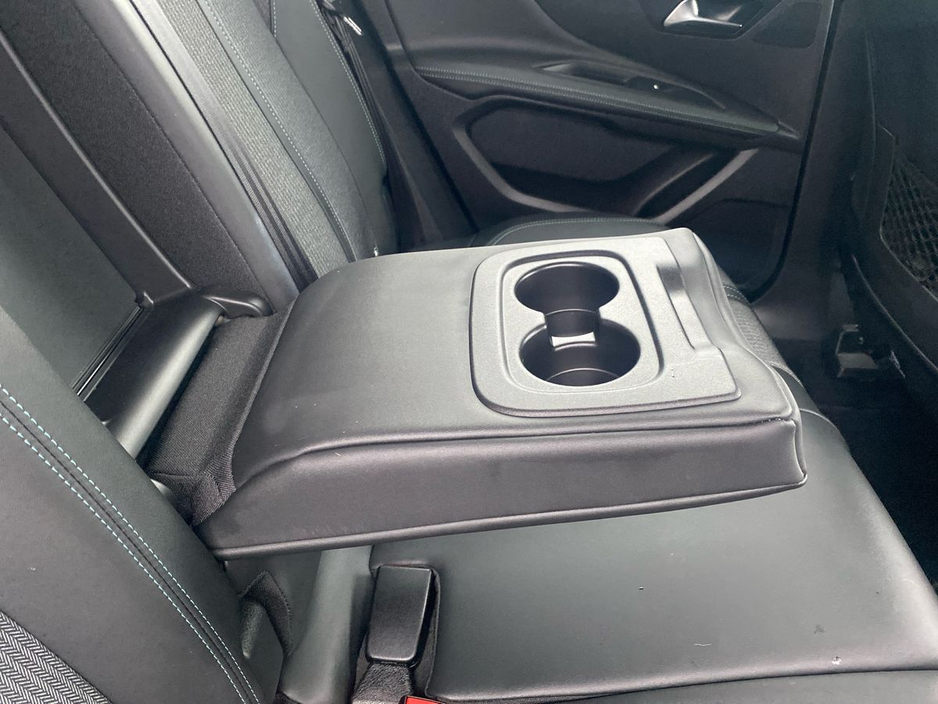 2021 Peugeot 3008 - image 15