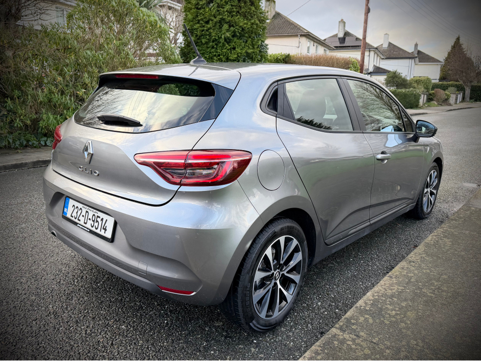 2023 Renault Clio 1.0 Petrol Automatic | AA approved | One owner Irish car | Full history | 2 Year Renault Warranty | Sold serviced and valeted with full Motor History check supplied. €16,999