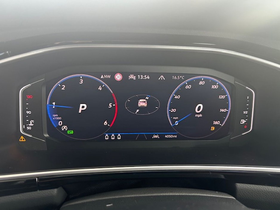 2025 Volkswagen T-Roc - image 21