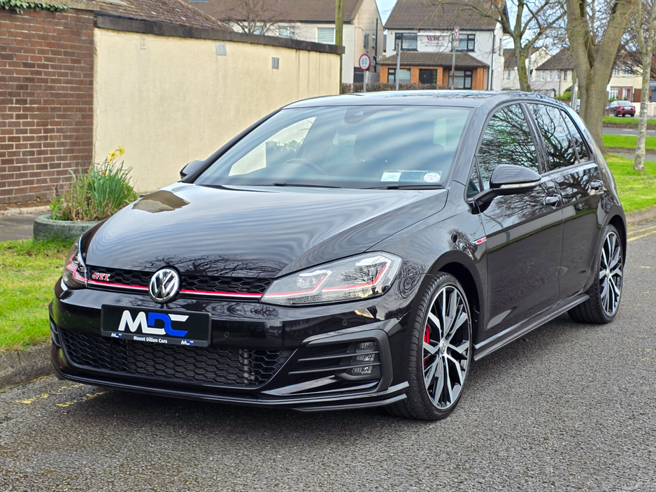 2020 Volkswagen Golf - image 9