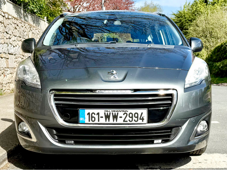 2016 Peugeot 5008 - image 8
