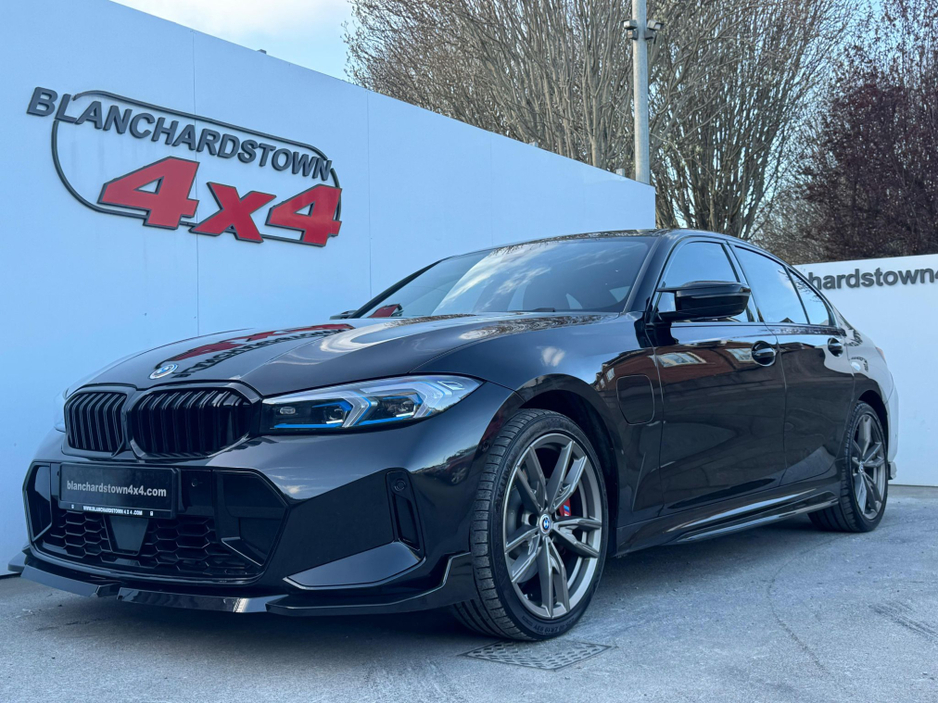 2021 BMW 3 Series - image 14