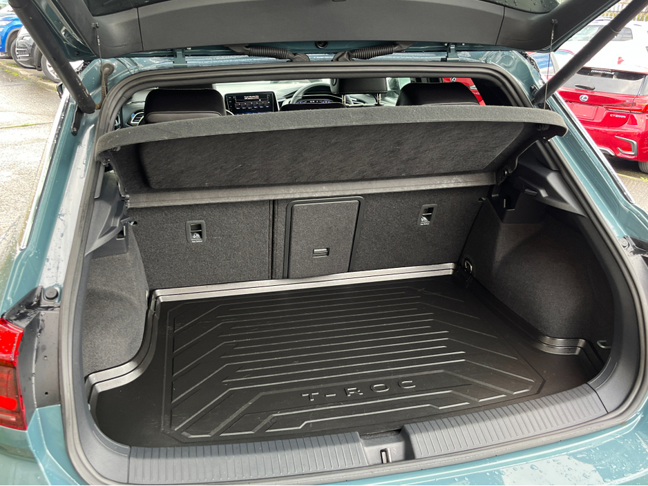 2023 Volkswagen T-Roc - image 8