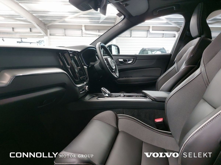 2025 Volvo XC60 Plus Black Ed T6 PHEV €573pm €64,495