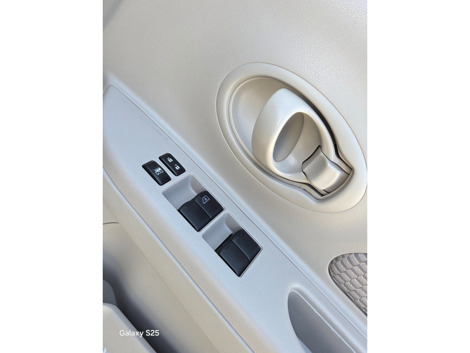 2017 Nissan March - image 14