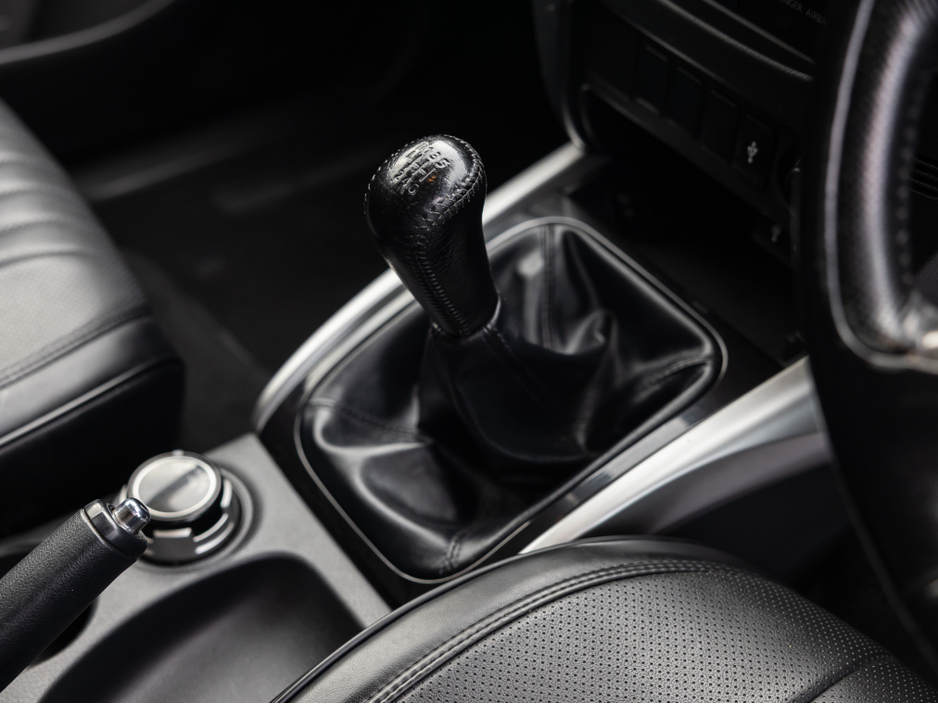 2019 Mitsubishi L200 SUPERCHARGER 17MY INTENSE 6MT CREWC 2.5 DID CR 4WORK CREWCAB 4DR €19,500