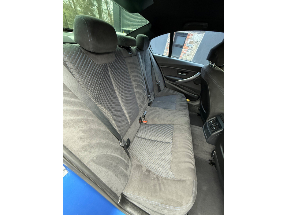 2013 BMW 3 Series - image 15