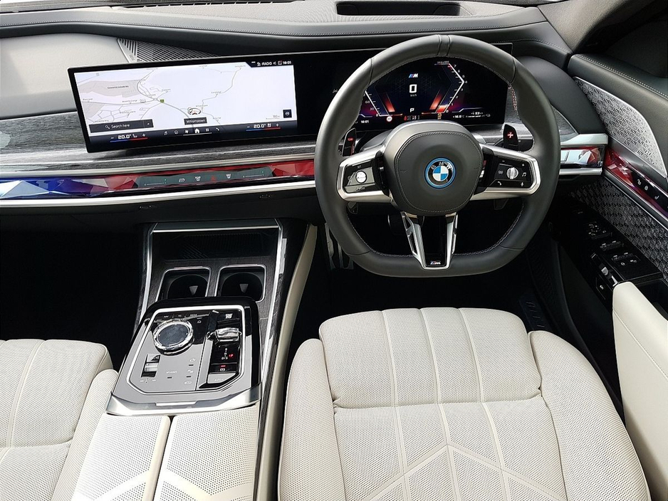 2025 BMW 7 Series M760e €134,995