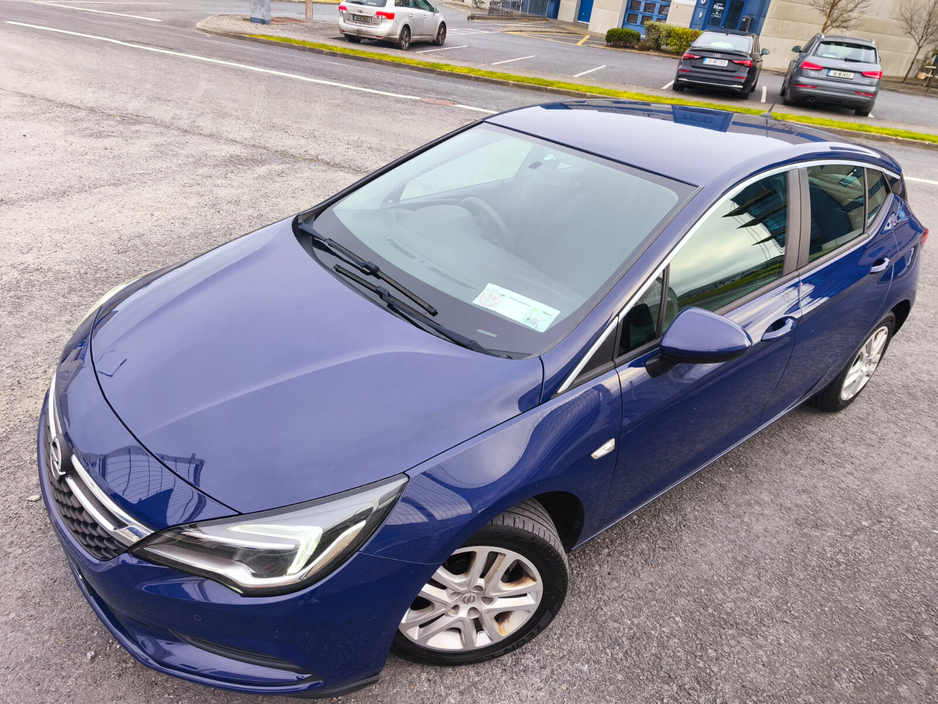 2017 Opel Astra - image 7