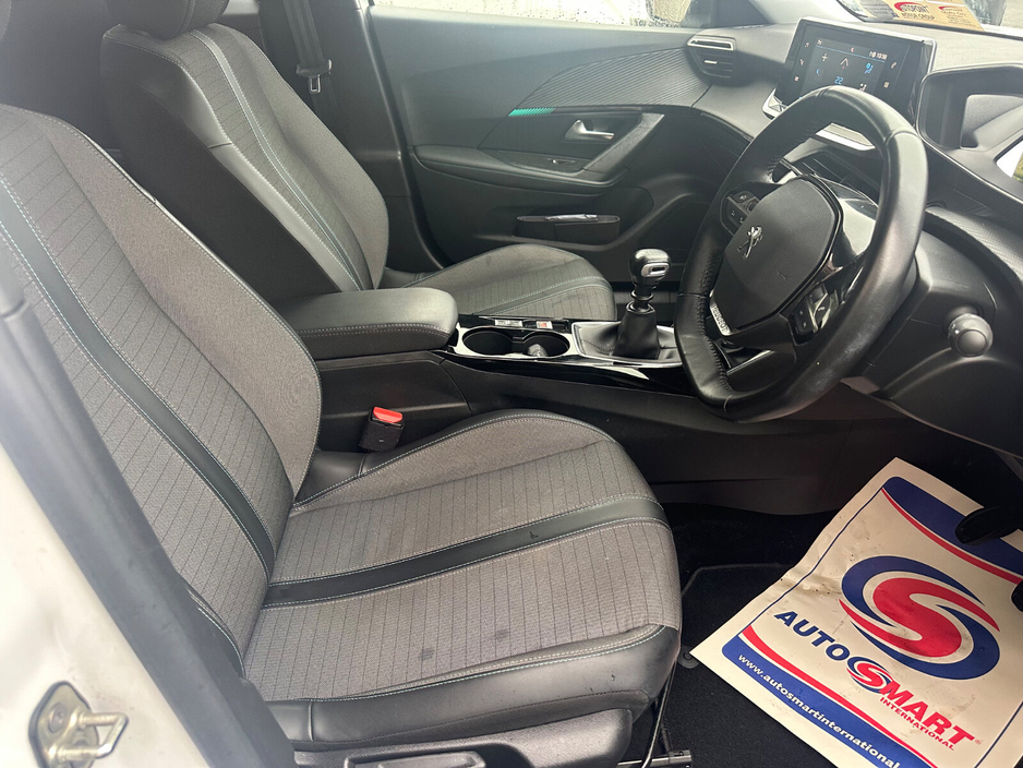 2022 Peugeot 2008 1.2 Puretech 100bhp Allure €21,895