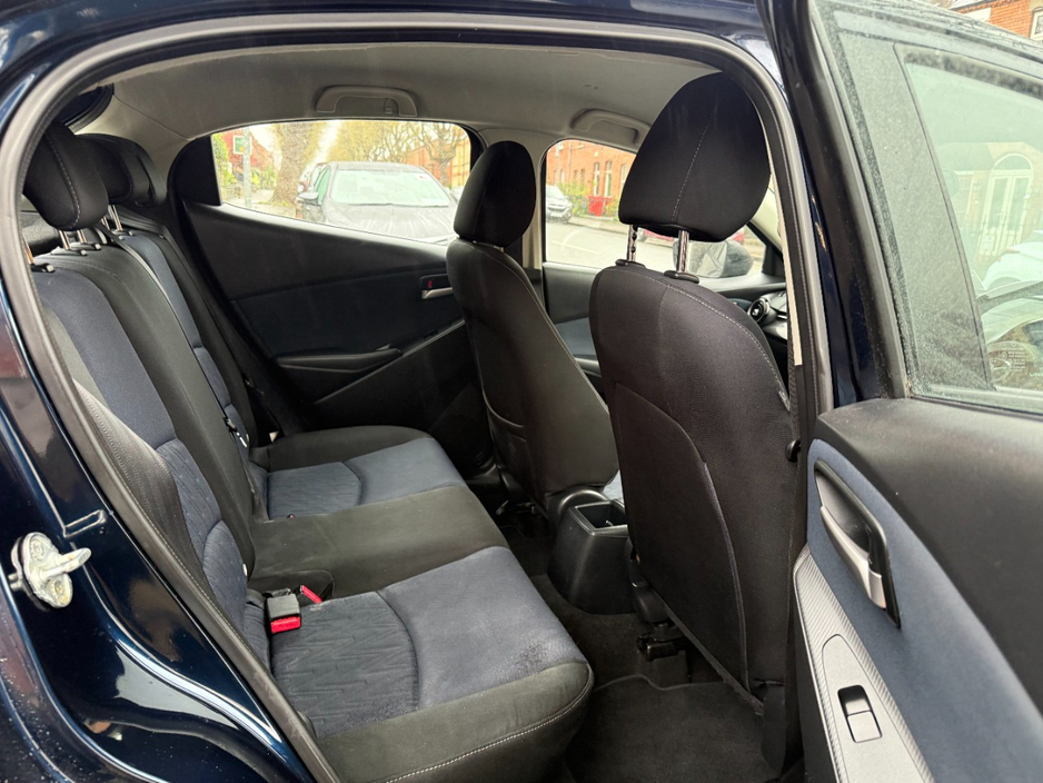 2015 Mazda Mazda2 - image 11