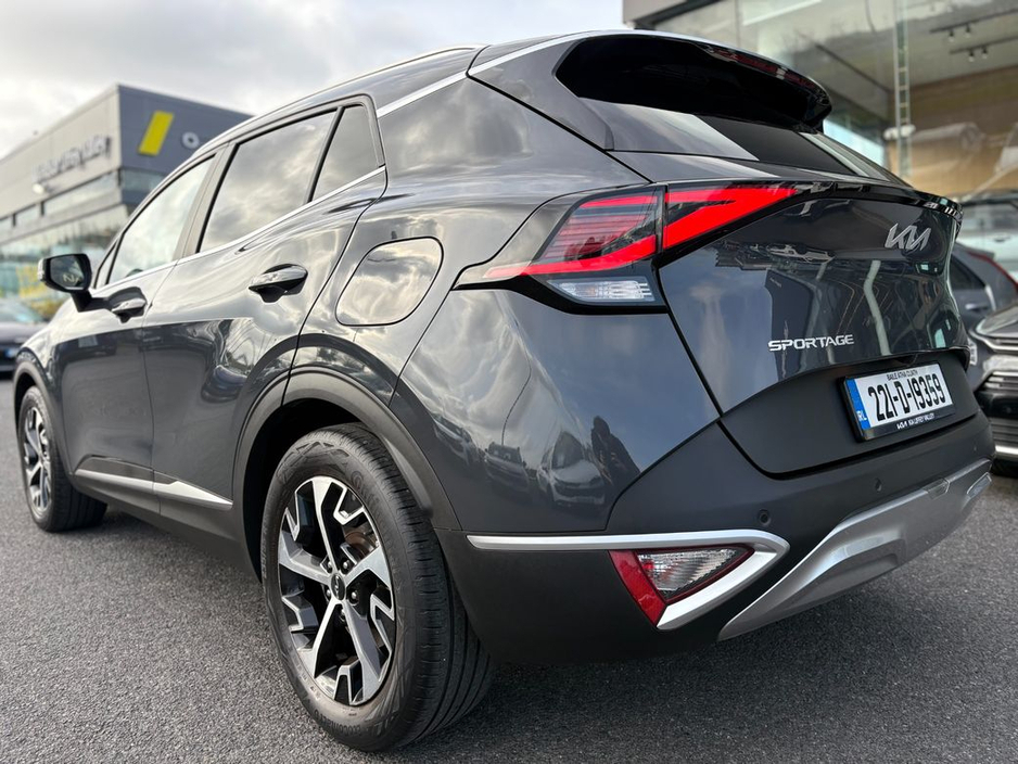 2022 Kia Sportage - image 9