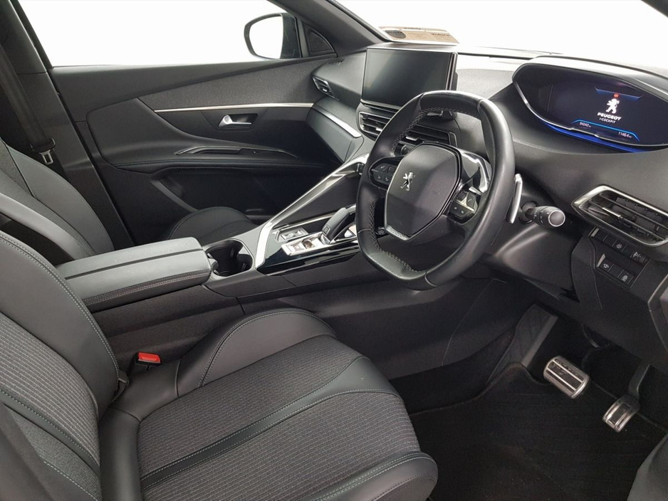 2023 Peugeot 3008 - image 9