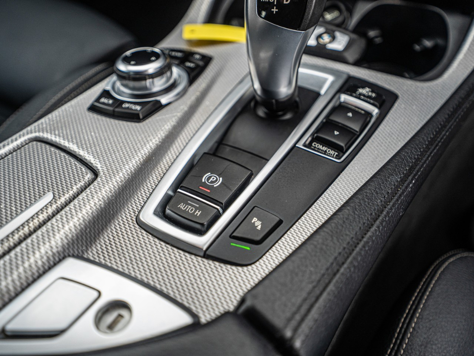 2016 BMW 5 Series - image 33