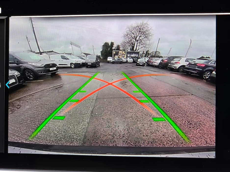 2020 BMW 3 Series - image 15