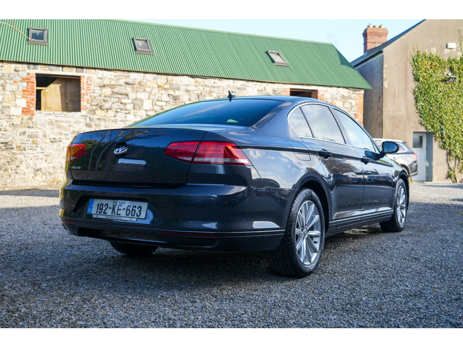 2019 Volkswagen Passat - image 17
