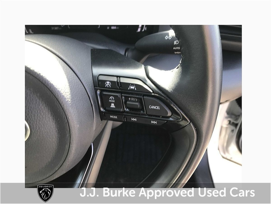 2024 Toyota Yaris - image 11