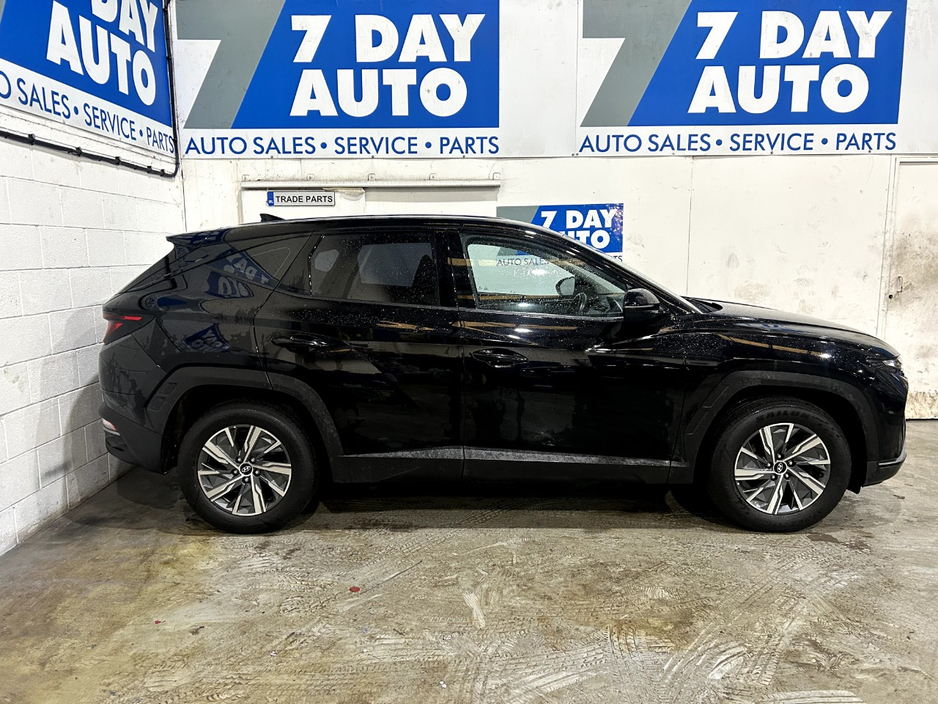 2022 Hyundai Tucson - image 3