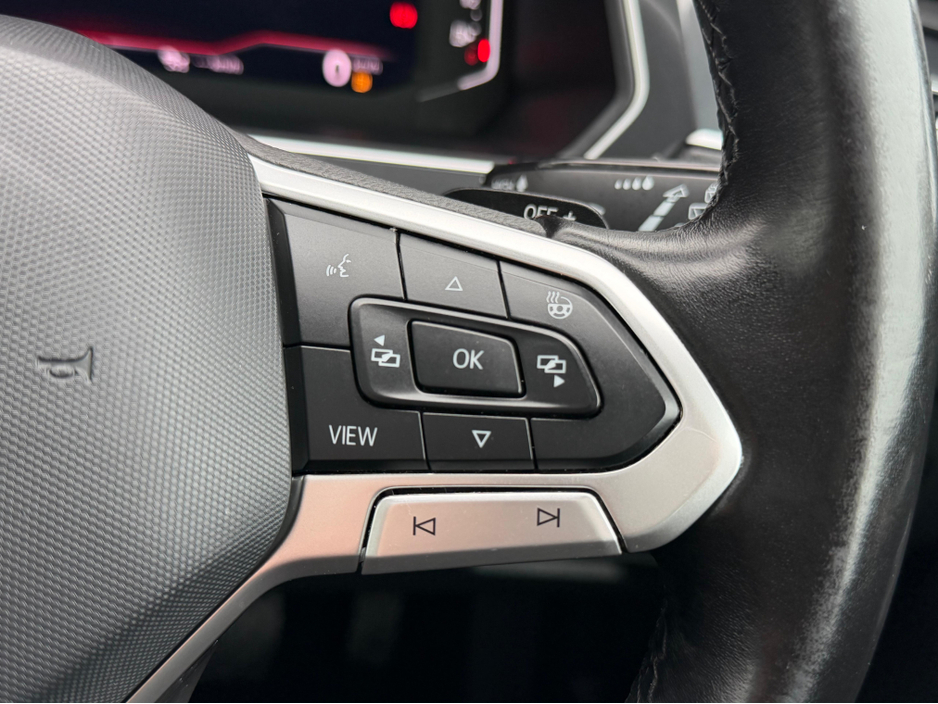 2021 Volkswagen Tiguan - image 25