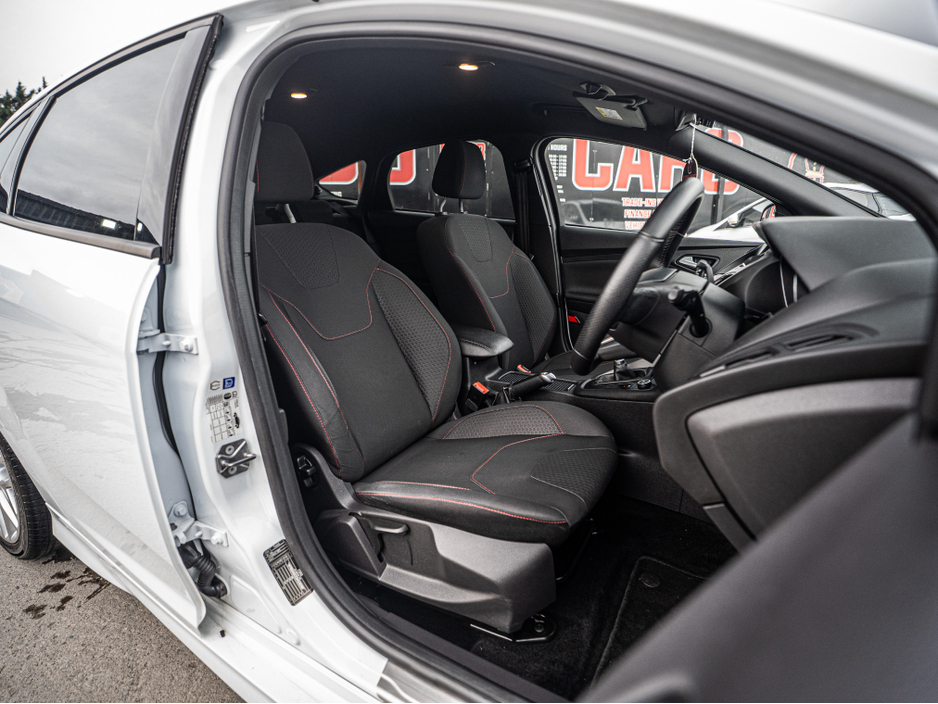 2017 Ford Focus 172 Focus 1.0 ST-Line/High spec/Low mls/1yr warran €12,888