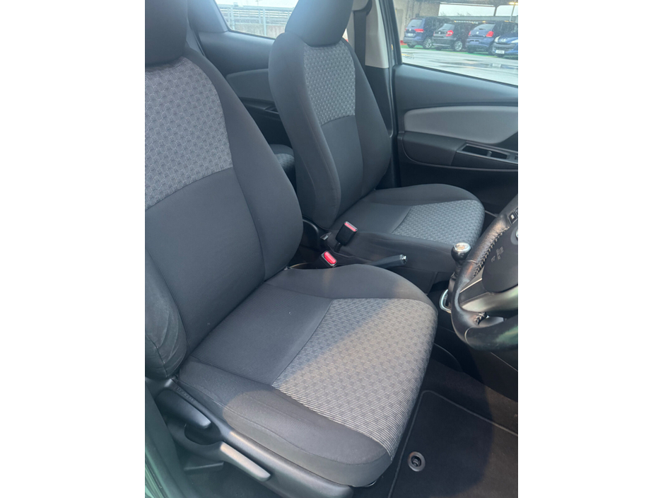 2015 Toyota Yaris 1.0 VVT-i 3Dr Luna €11,950