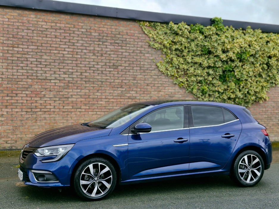 2019 Renault Megane - image 6