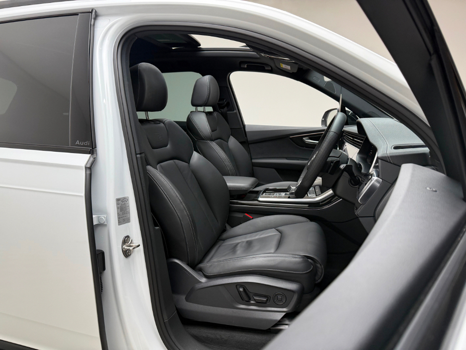2025 Audi Q7 55 TFSI E S LINE BLACK ED QUATTRO €97,990