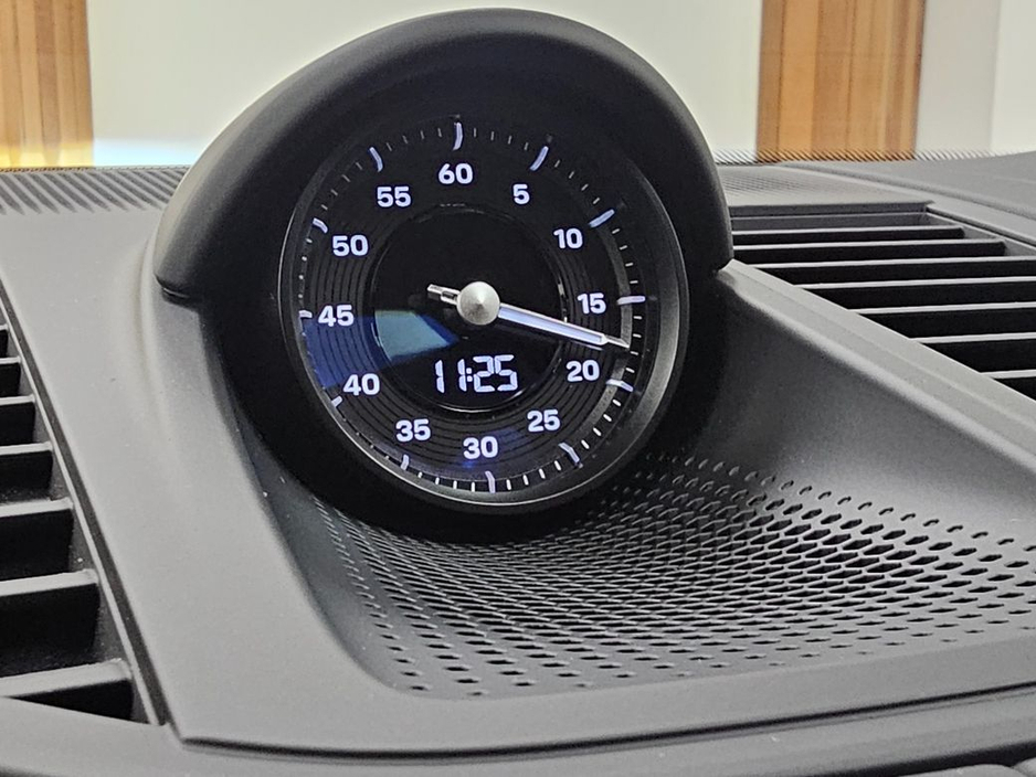 2025 Porsche Panamera SIMPLY STUNNING ! €139,950