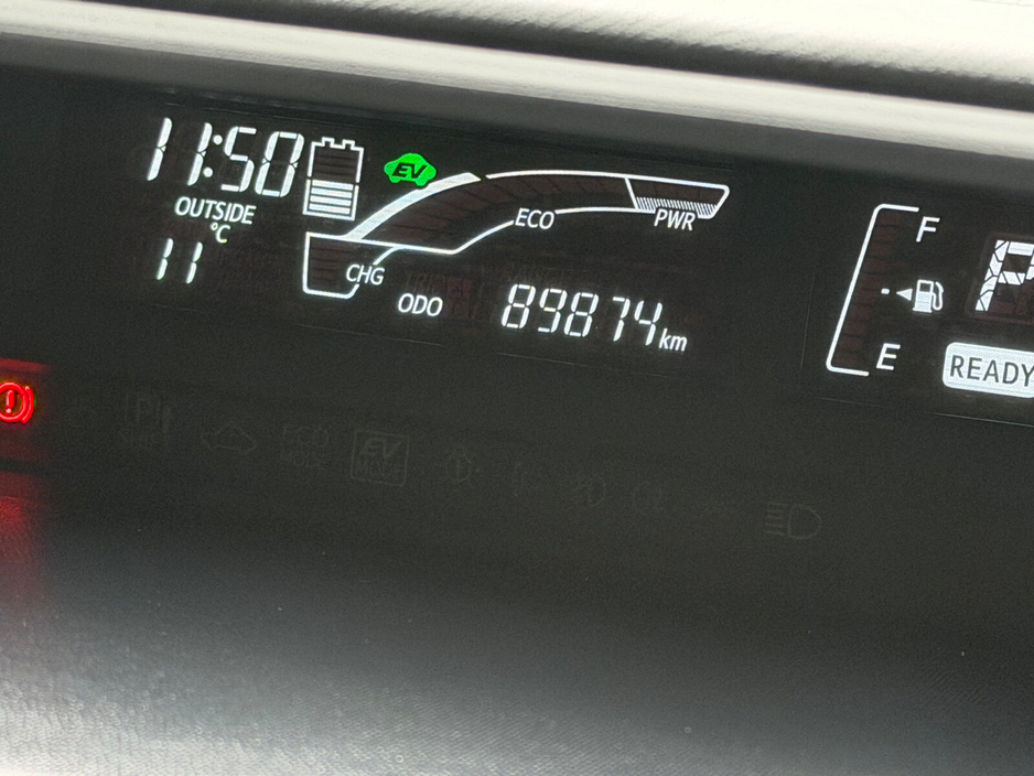 2015 Toyota Aqua - image 12