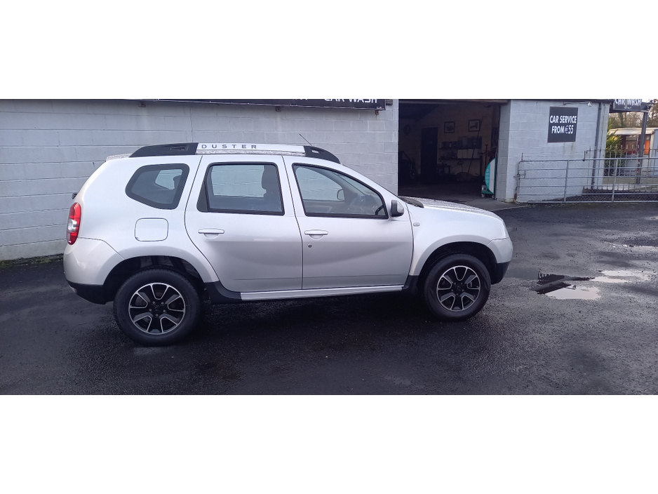 2018 Dacia Duster - image 8