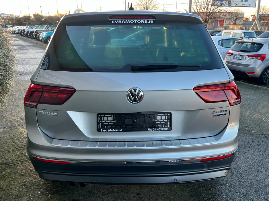 2019 Volkswagen Tiguan HIGHLINE 4MOTION AUTOMATIC 2.0 DIESEL //HIGH SPEC//360 PARKING CAMERAS//FRONT AND REAR HEATED SEATS//POWER TAILGATE//HEAD UP DISPLAY//