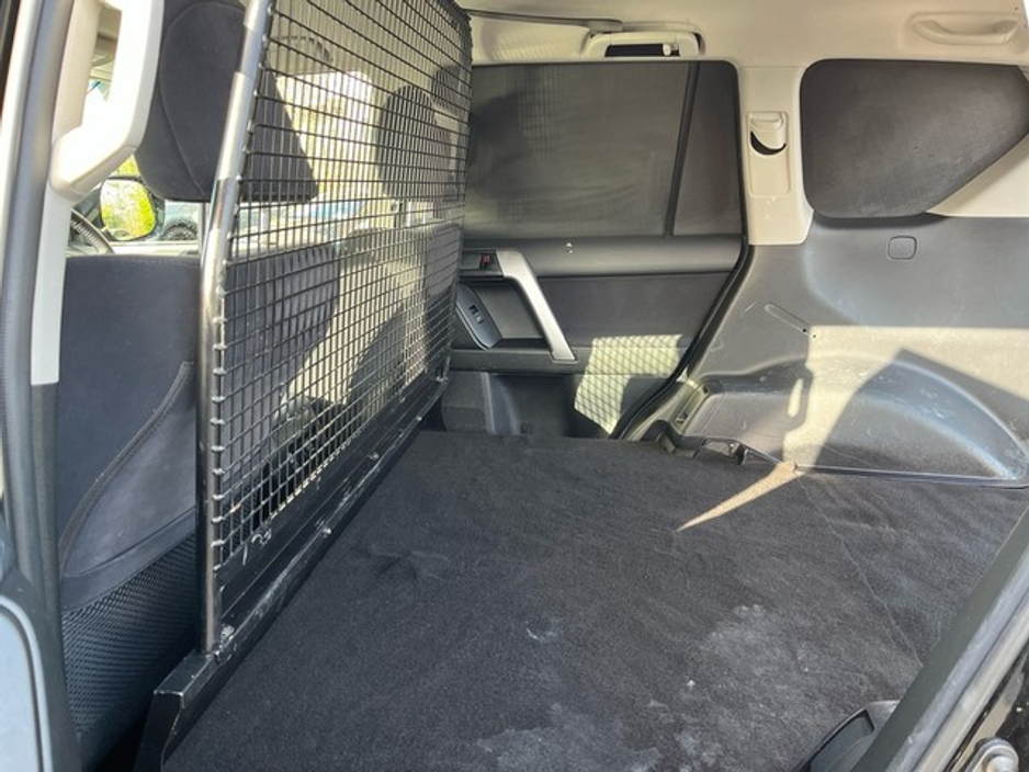 2022 Toyota Landcruiser - image 7