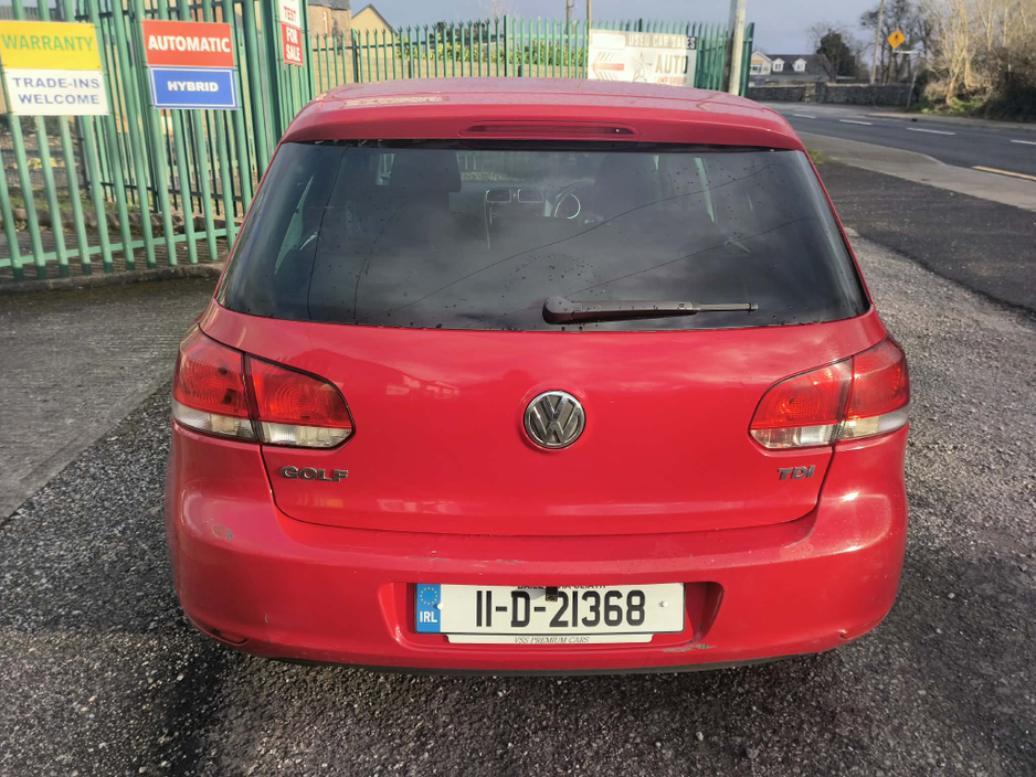 2011 Volkswagen Golf - image 6