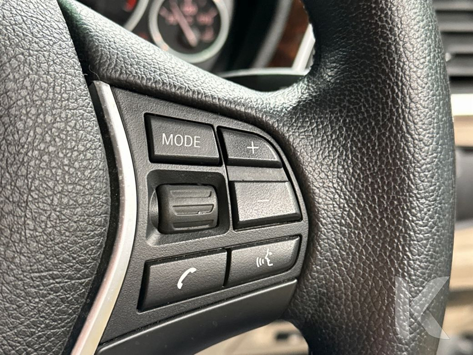 2016 BMW 3 Series - image 21