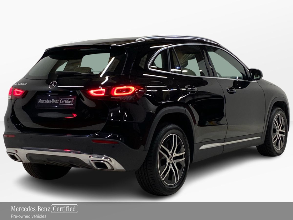 2023 Mercedes-Benz GLA Class - image 3