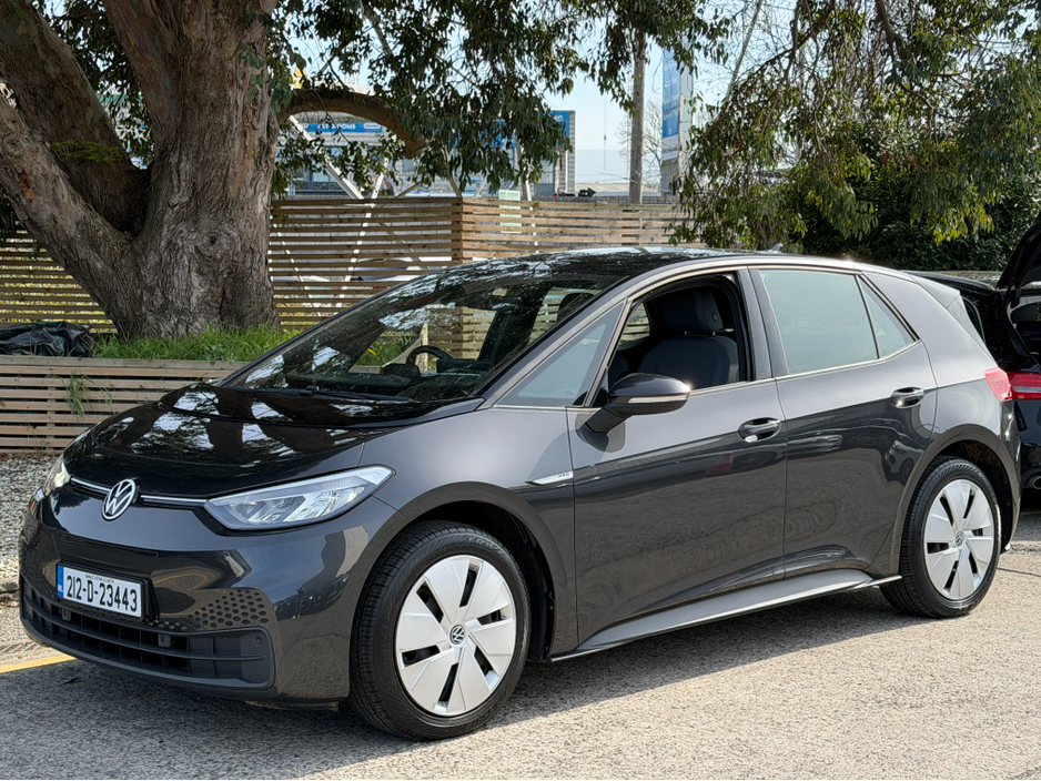 2021 Volkswagen ID.3 - image 3