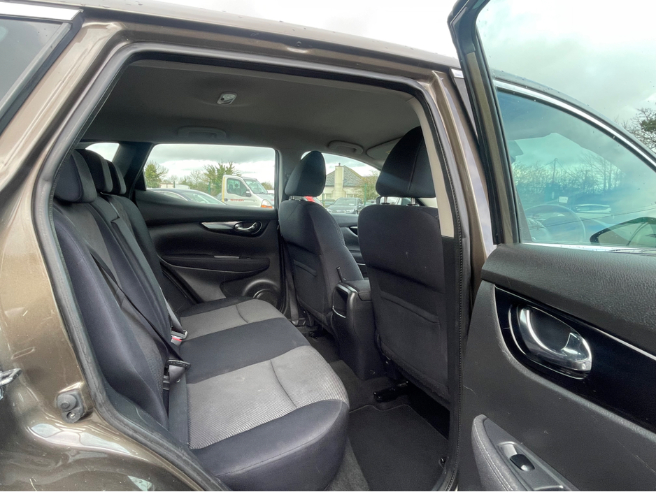 2015 Nissan Qashqai 1.5 DSL SV 4DR LOW KM €8,950