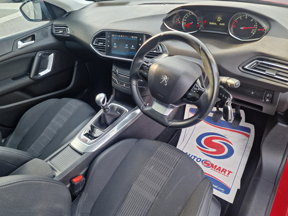 2019 Peugeot 308 - image 8