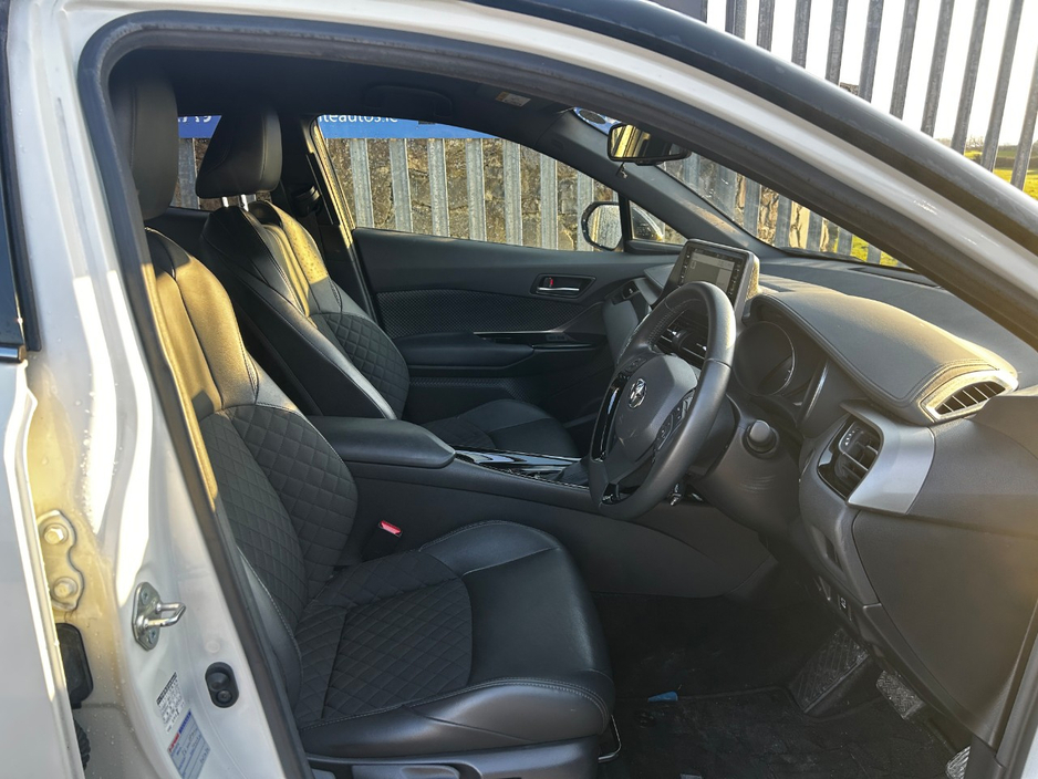 2020 Toyota C-HR - image 12