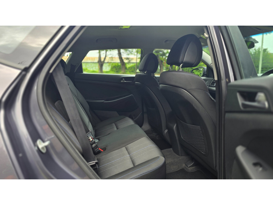 2016 Hyundai Tucson - image 11