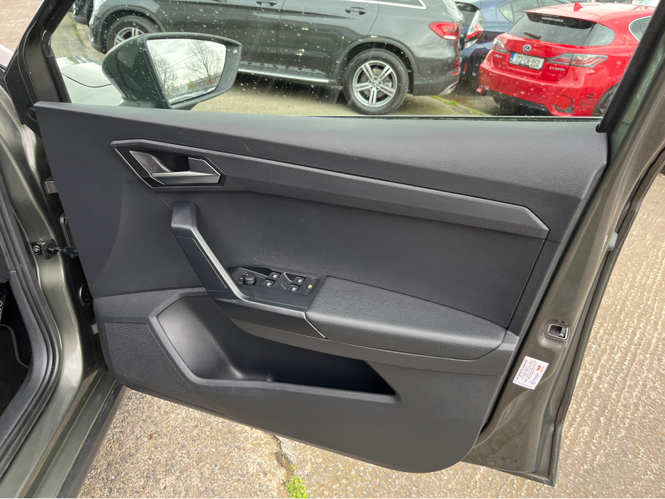 2023 SEAT Arona - image 12