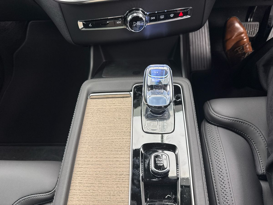 2026 Volvo XC90 - image 8