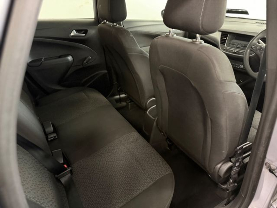 2021 Opel Crossland - image 11