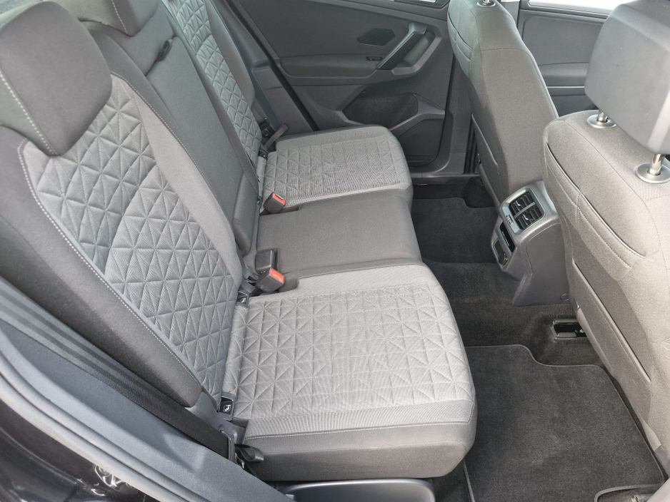 2023 Volkswagen Tiguan - image 17