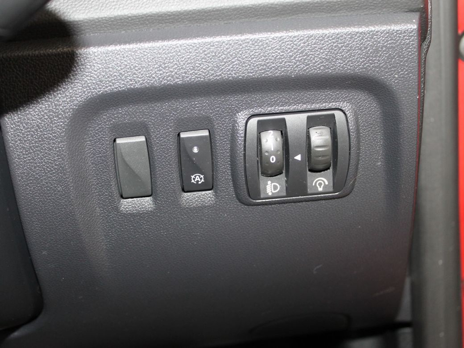 2018 Renault Captur - image 25